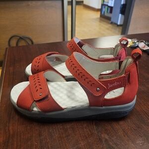Jambu Womens 7W Red Sandals